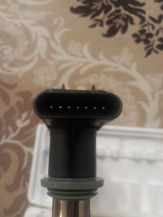 Продам катушку на шевроле круз.