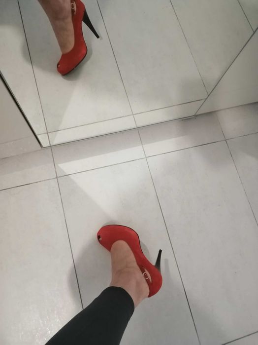 Stiletto piele roșu