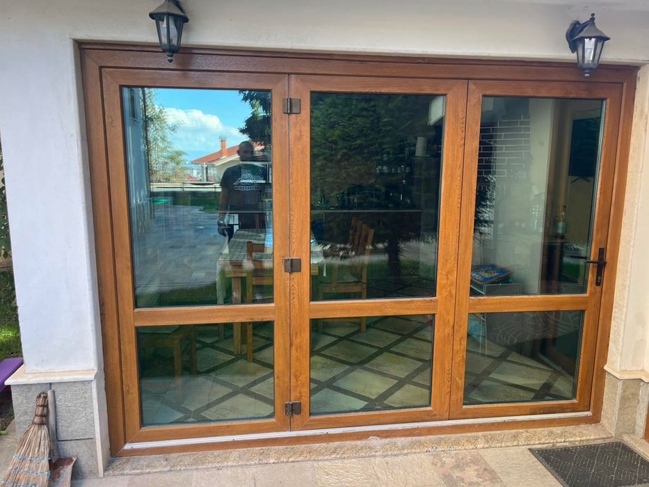 Три етажна вила в Марково