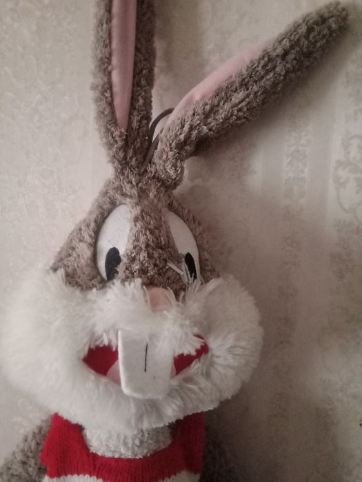 Заяц , рост  110 см .