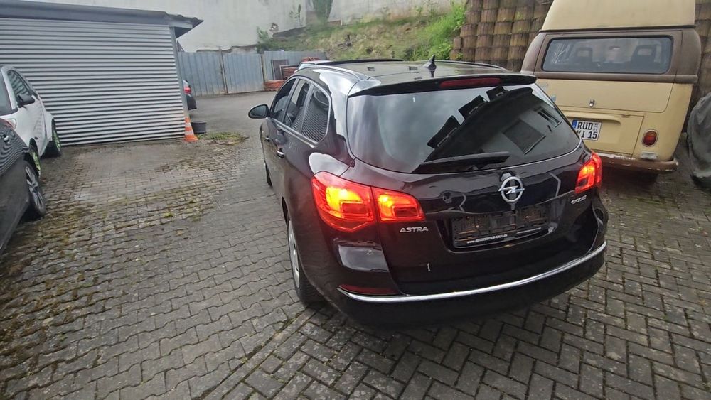 Opel Astra J Sports Tourer Euro 6