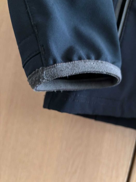 Детско черно softshell яке Decathlon 123см/130см, с подаръци