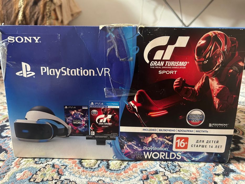 Продам рs 4  с виар очками