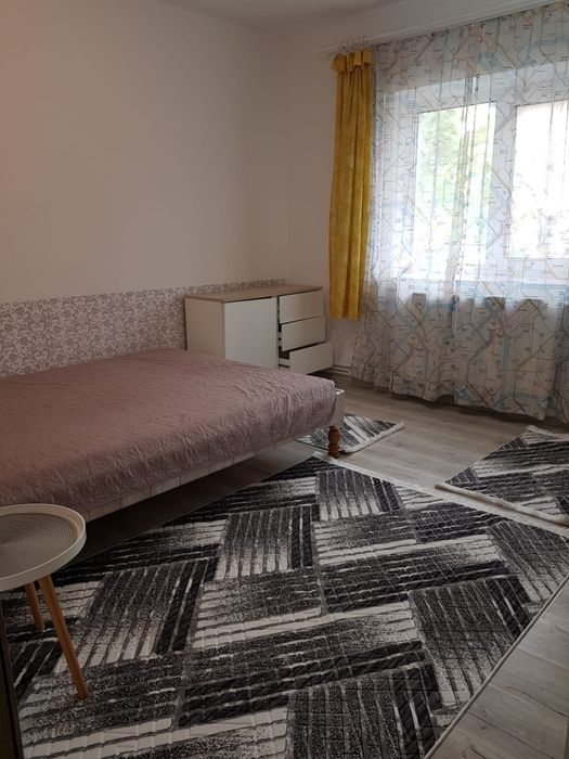 Apartament decomandat 2 camere de inchiriat,SV.Obcini
