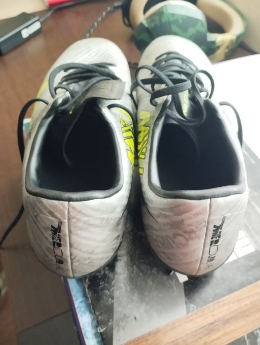 Продавам бутонки nike