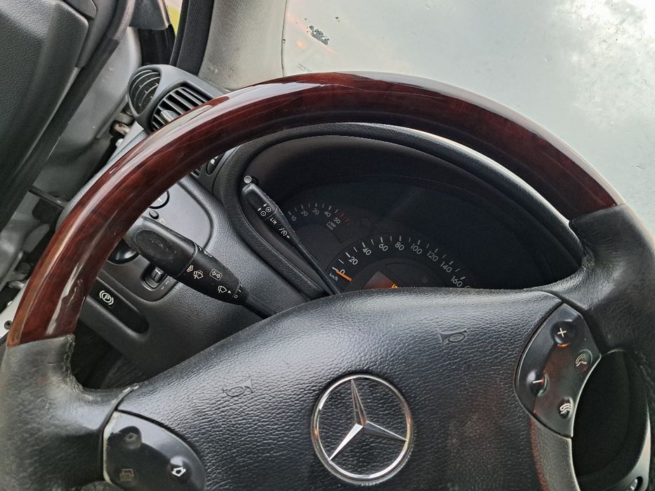 Махагонов  Волан за  Мерцедес  C 220