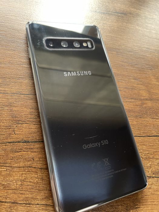 Смартфон Samsung S10