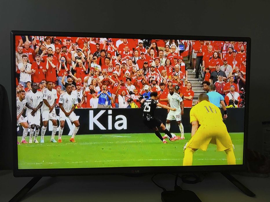 LG телевизор 32 инча,като нов