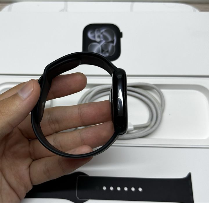 Apple Watch 11 46mm 100% Jet Black