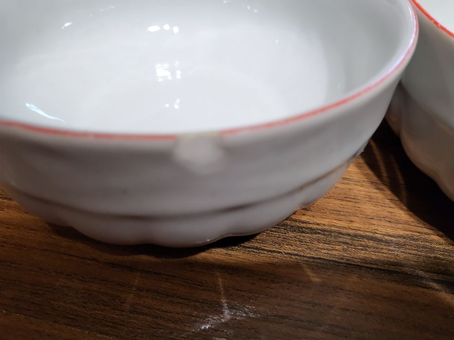 Български порцеланови чинии и купички