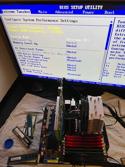 Дъно Дънна платка ASUS Rampage II Gene X58 1366 DDR3 до 48GB RAM