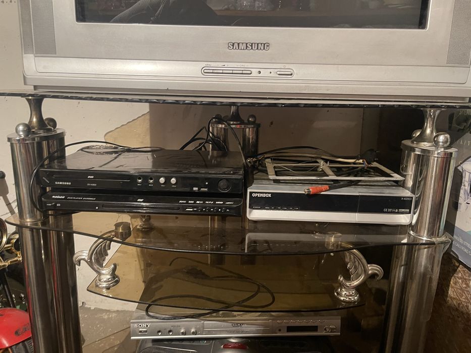 televizor dvd cvd radio komplekt