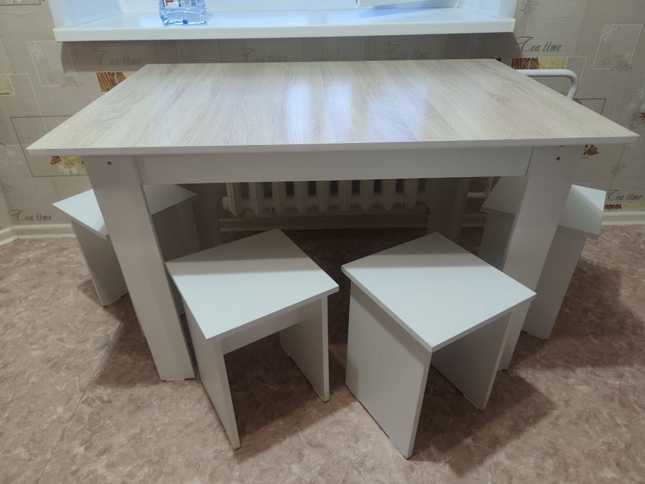 Продам стол и стулья