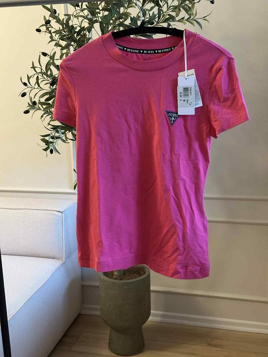 Розова тениска - GUESS  - нова