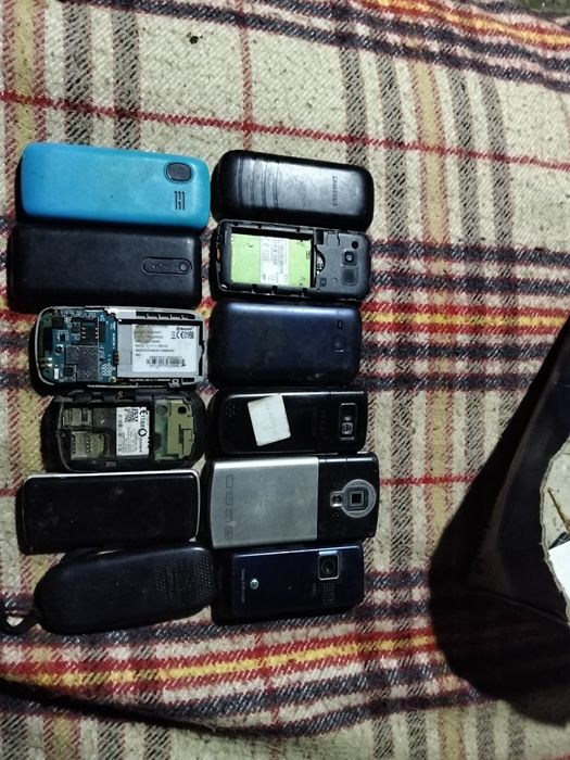 Telefoane vechi de vânzare