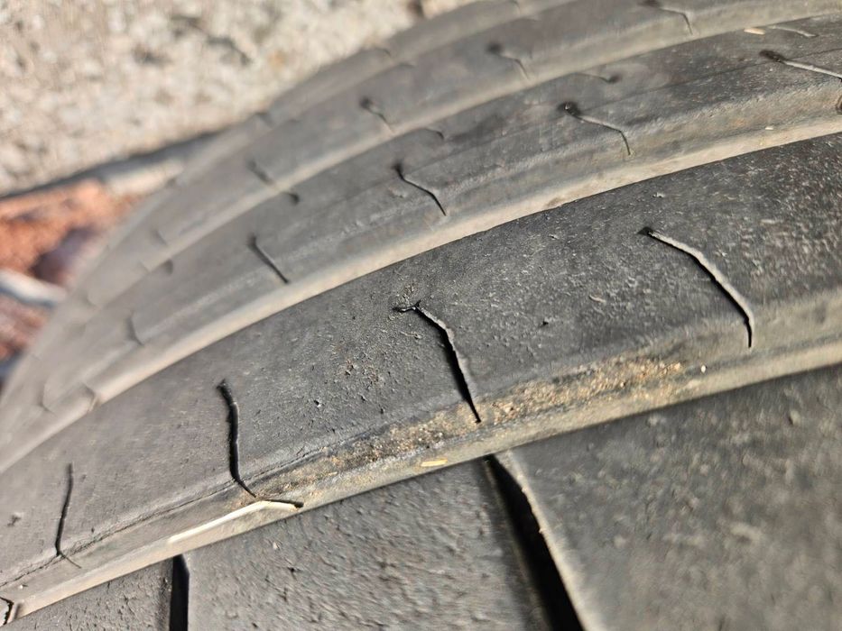255/40/19 DOT- 4525 Bridgestone