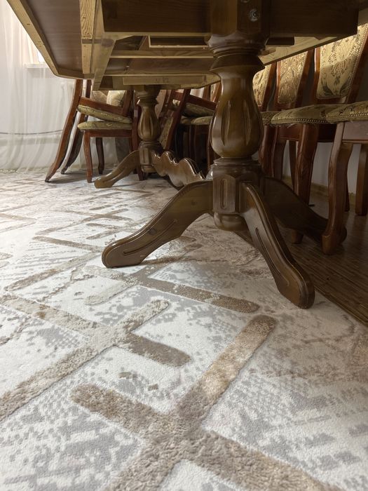 Стол для гостиной