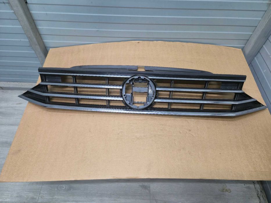 Grila radiator Vw Passat B8 An 2015 - 2019 Cod 3G0853651