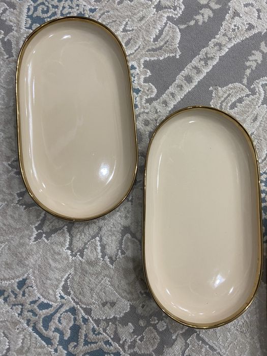 Продам два столовых сервиза!