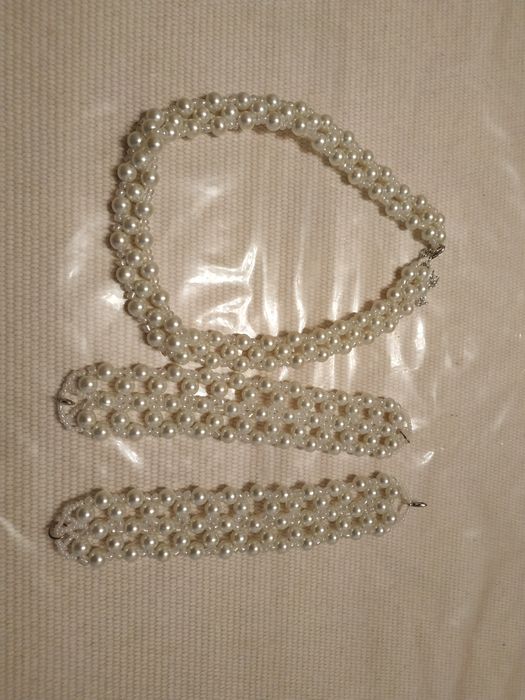 Продаю  комплект из бисероплетения.