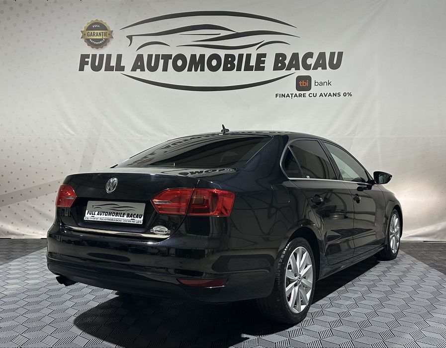 VOLKSWAGEN Jetta 2012 — imagine 3