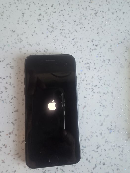 Telefon Iphone SE 2021
