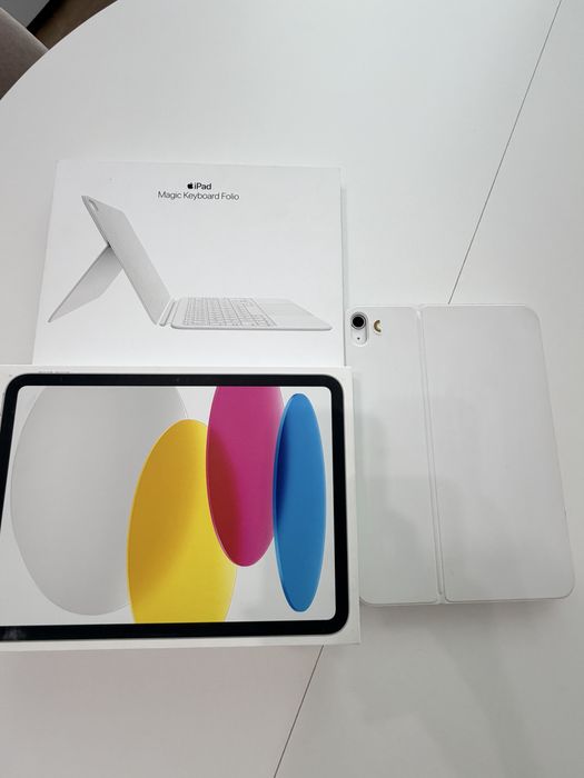iPad Apple (10th Generation) 64GB планшет+ клавиатура чехол