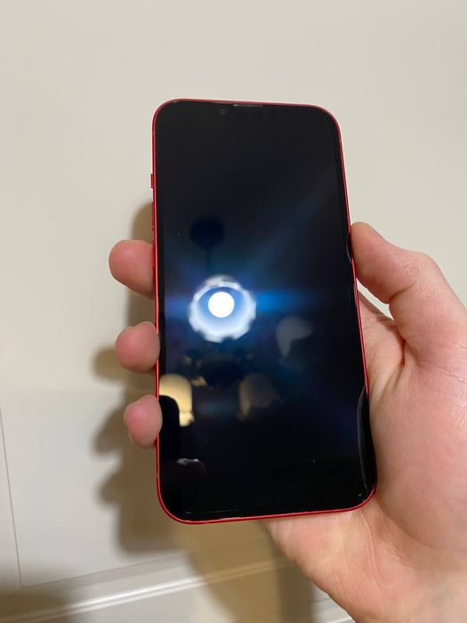 Продам айфон 13 красный