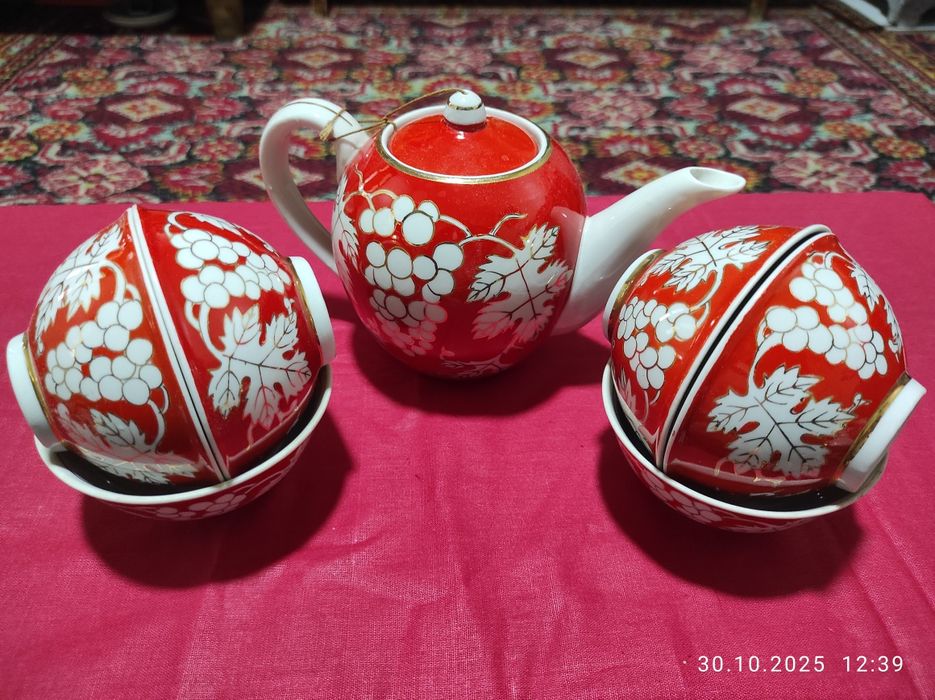 Чойнак пиёла ва косалар сотилади Союз вактида чикган