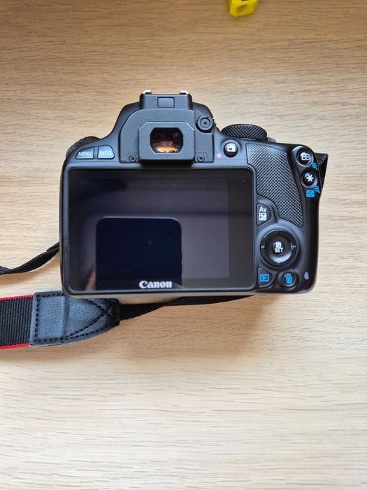 Aparat foto Canon EOS 100D + obiectiv