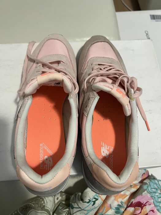 Vand adidasi New Balance
