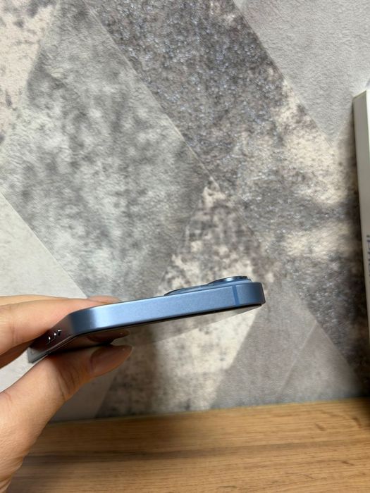 Продам IPhone 14 256Gb