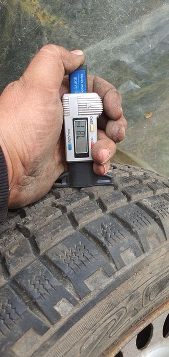 Гуми 2бр 185/65/14 -1бр - 37лв