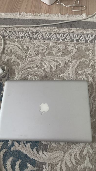 Macbook ноутбук продам
