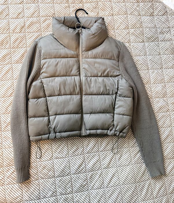 Яке черно вталено