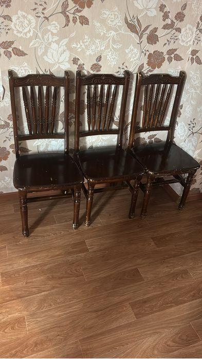 Стулья деревянные