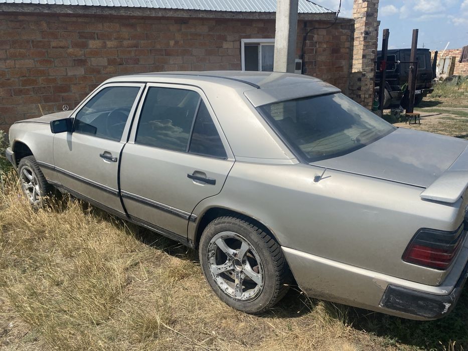 Продам запчасти на 124