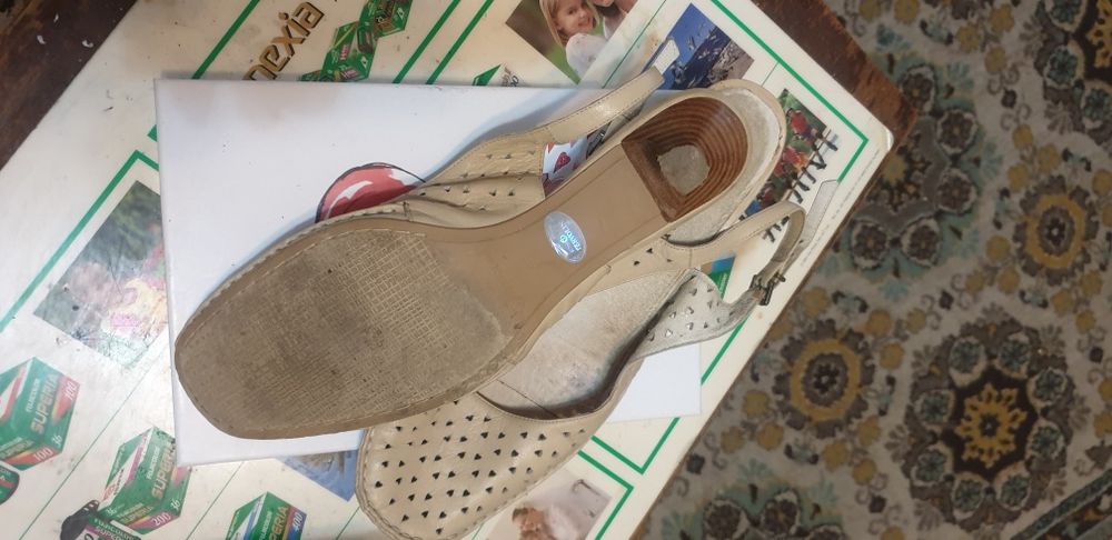 Босоножки 4 пары кожа 39 -41 размер