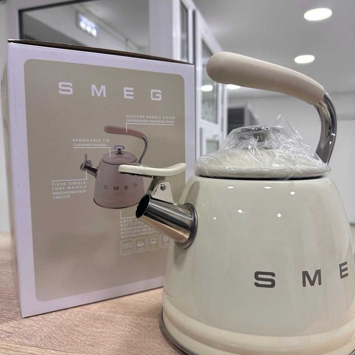 C32/ SMEG чайник для варочной панели бежевый / sk152870