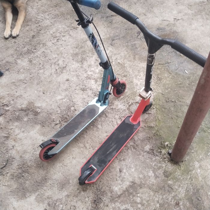 Doua trotinete oxelo