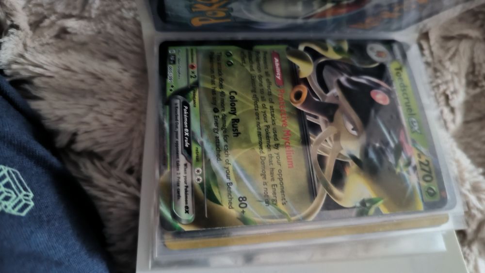 Vând cartonașe pokemon reale