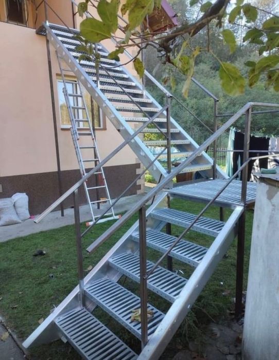 Scări exterior galvanizate profesionale