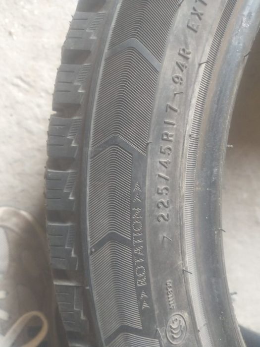 Продам зимние шины