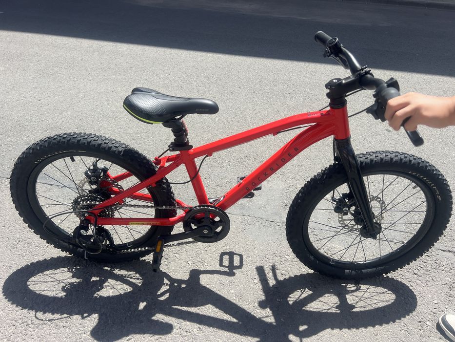 Bicicleta Rockrider 20” de la decathlon. In stare foarte buna, folosita mai putin de un an.