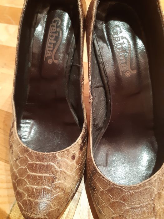 Продавам дамски обувки Gabina