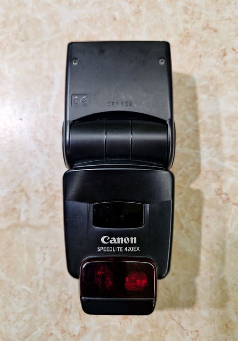 Светкавица Canon Speedlite 420EX