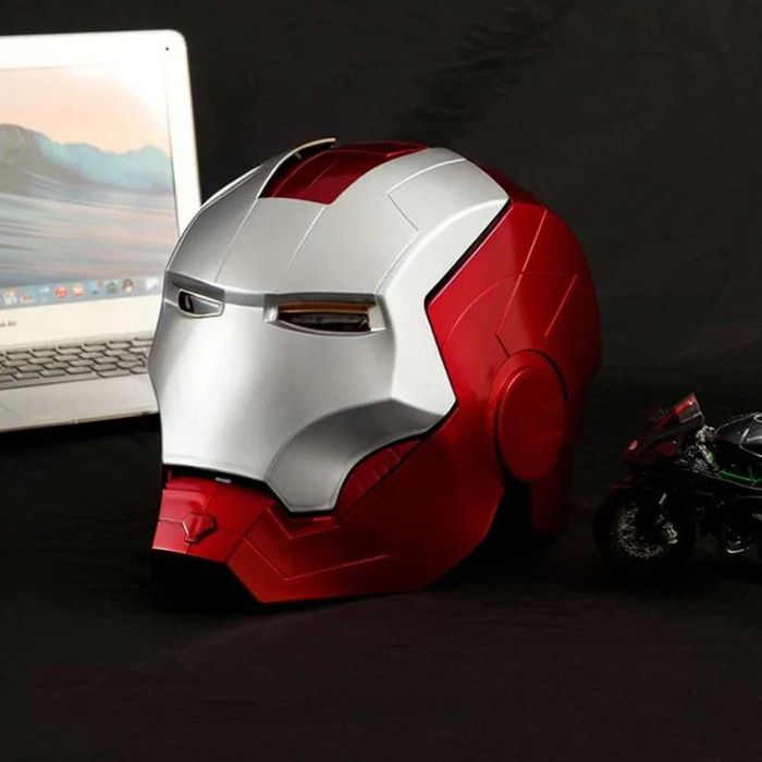 Marvel Маска Електронен шлем Iron Man светещи очи Железния човек