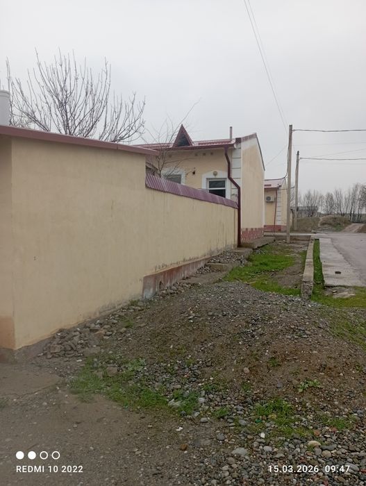 2сотихли котеж сотилади углавойда жойлашган 3хонали холати уртача