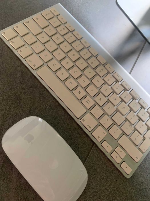 Apple iMac 21.5" Mid 2014, SSD 500GB, 8GB RAM, с клавиатура и мишка