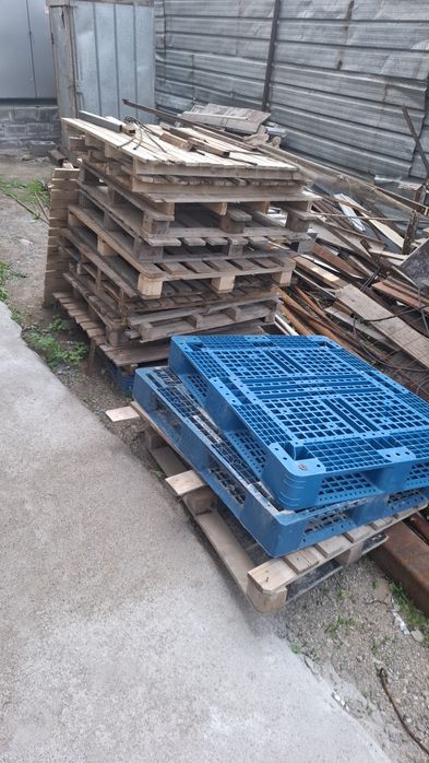 Продам поддоны разные